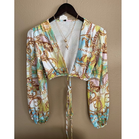 Chain link print crop wrap top - Picture 6 of 9